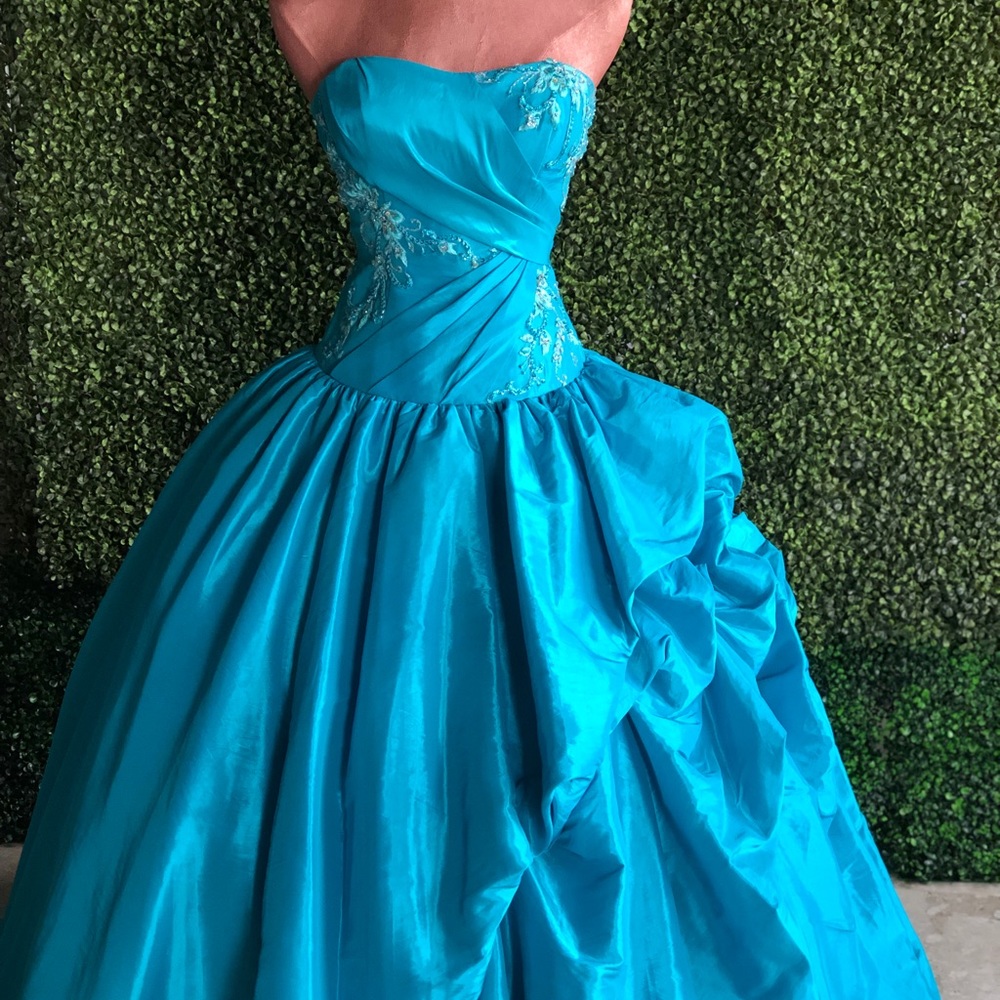 Strapless dress